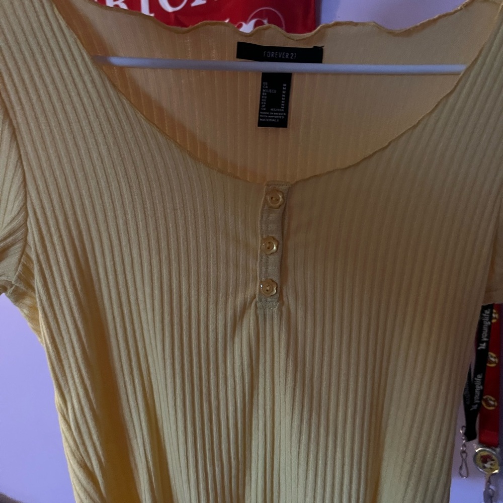 Forever 21 cropped shirt